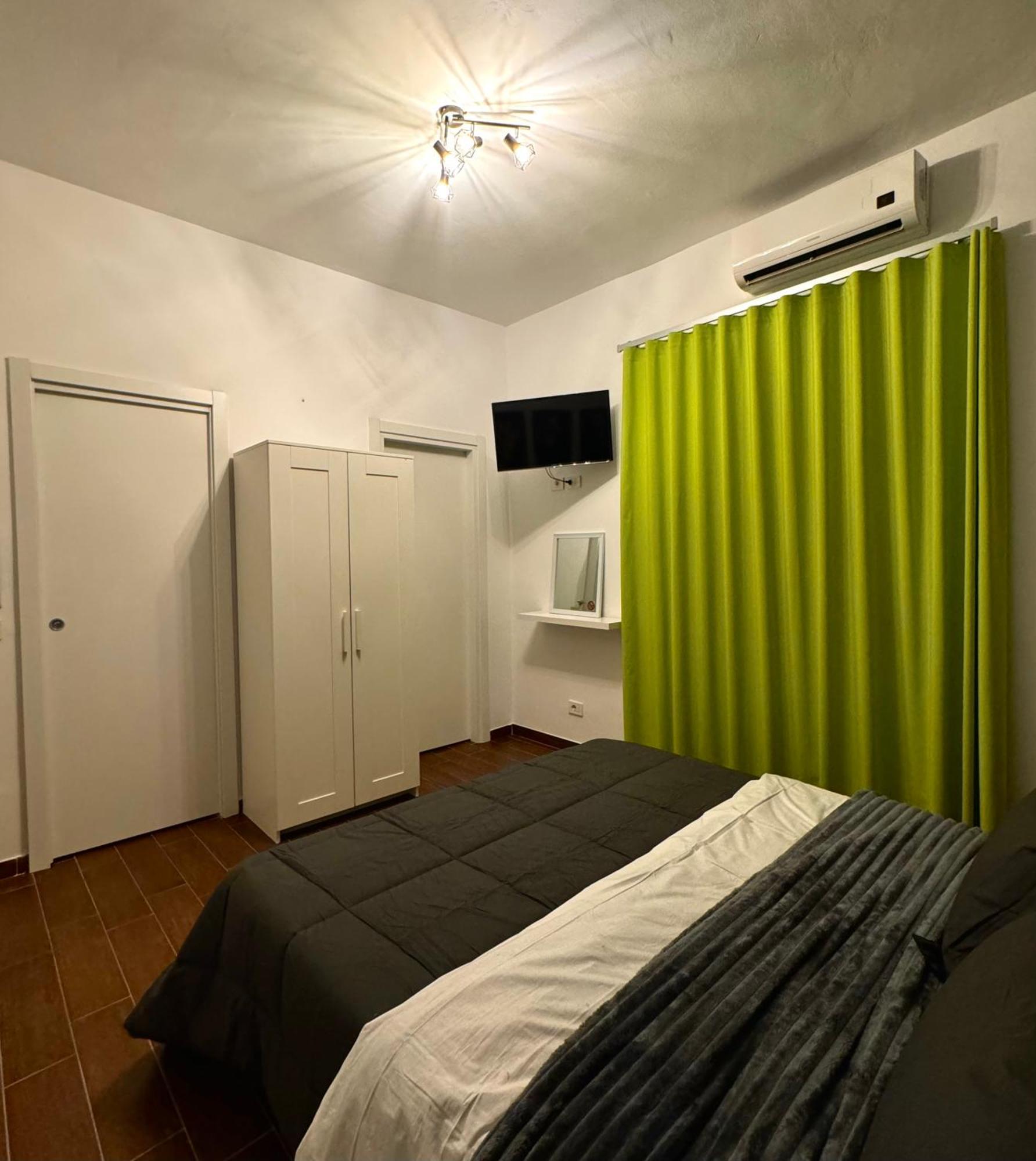 Enotria Bnb Bed & Breakfast Реджо ди Калабрия Екстериор снимка